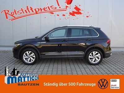 Deep black perleffekt (metallic) Gebraucht 2020 VW Tiguan Elegance SUV | 34.859 €