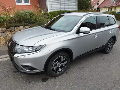 Gebraucht Mitsubishi Outlander 150 PS (110 kW) 2022 Silber SUV