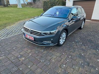 Grau Gebraucht 2019 VW Passat Elegance Kombi | 24.650 € (Teuer)