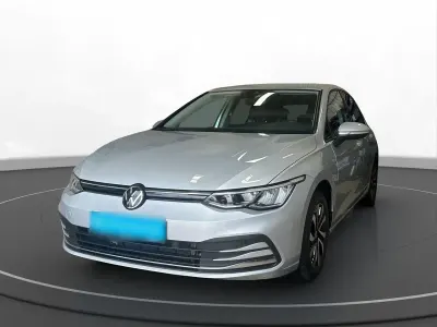 Gebraucht VW Golf VIII Active 131 PS (96 kW) 2022 Silber Limousine