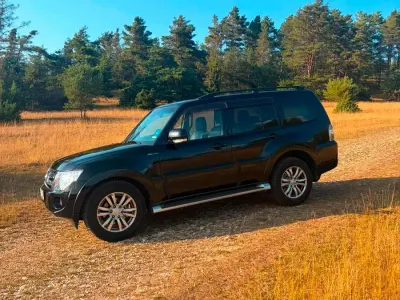 Gebraucht Mitsubishi Pajero Instyle 200 PS (147 kW) 2012 Schwarz SUV