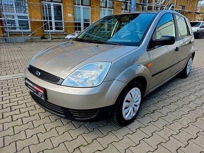 Gebraucht Ford Fiesta Ambiente 69 PS (50 kW) 2002 Silber Kleinwagen