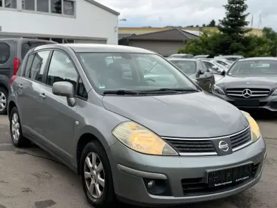 Gebraucht Nissan Tiida Acenta 126 PS (92 kW) 2009 Grau Limousine