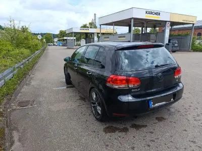 Gebraucht VW Golf VI Style 105 PS (77 kW) 2011 Schwarz Kleinwagen