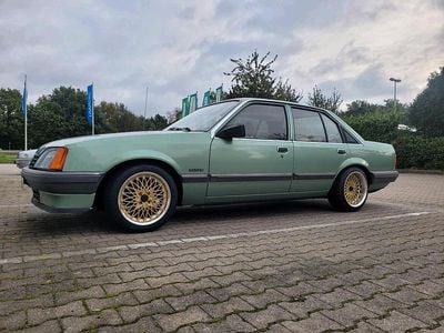 Usata Opel Rekord 90 CV (66 kW) 1983 Verde Berlina