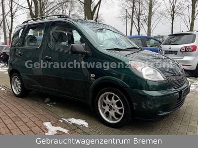 Grün Gebraucht 2003 Toyota Yaris Verso Sol Van / Kleinbus | 2.490 €