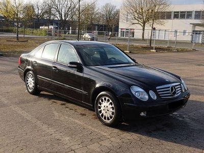 Usata Mercedes E200 122 CV (89 kW) 2004 Nero Berlina