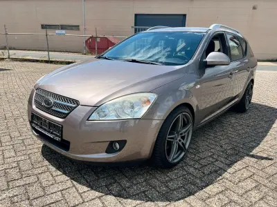 Gebraucht Kia Ceed Sportswagon LX 109 PS (80 kW) 2009 Beige Kombi