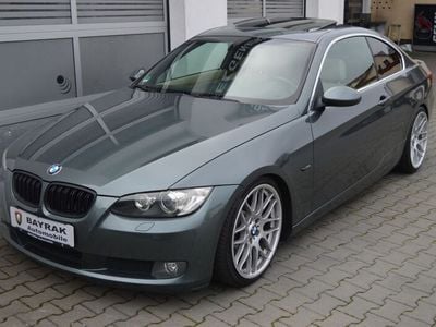 Grün Gebraucht 2009 BMW 325 Comfort Edition Coupé | 11.990 € (Etwas zu teuer)