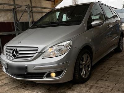 Mercedes B200