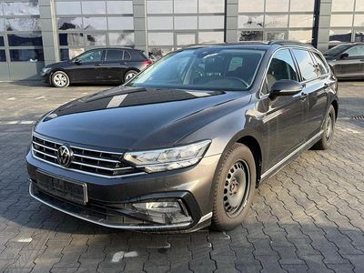 Grau Gebraucht 2022 VW Passat R-line Kombi | 19.990 € (Etwas zu teuer)