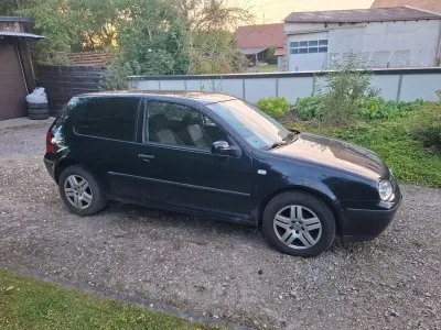 Gebraucht VW Golf IV 75 PS (55 kW) 2001 Schwarz Limousine