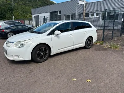 Gebraucht Toyota Avensis T2 150 PS (110 kW) 2010 Weiß Kombi