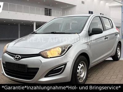 Silber Gebraucht 2014 Hyundai i20 Limousine | 4.490 € (Fairer Preis)