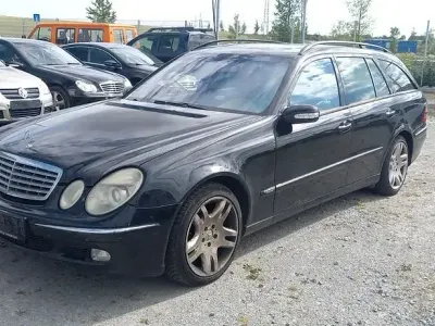 Gebraucht Mercedes E320 204 PS (150 kW) 2003 Schwarz Limousine