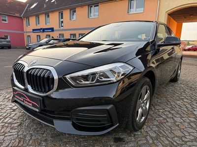 Schwarz Gebraucht 2022 BMW 118 Advantage Kleinwagen | 18.950 € (Fairer Preis)