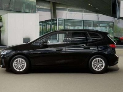 Neu BMW 220 170 PS (125 kW) 2026 Schwarz uni Kombi