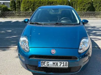 Gebraucht Fiat Punto 77 PS (56 kW) 2013 Blau Kleinwagen