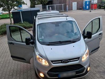Gebraucht Ford Tourneo 125 PS (91 kW) 2014 Silber Van / Kleinbus