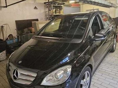 Mercedes B180