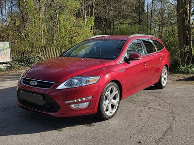 Używany Ford Mondeo Champions Edition 160 KM (117 kW) 2012 Czerwony Sedan/Limuzyna