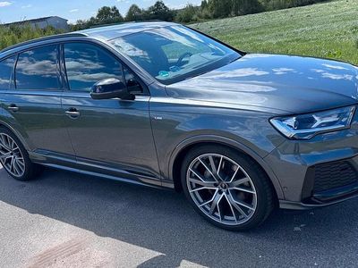 Grau Gebraucht 2022 Audi Q7 S-Line SUV | 64.700 € (Fairer Preis)