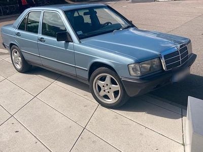 Gebraucht Mercedes 190 73 PS (53 kW) 1986 Blau Limousine