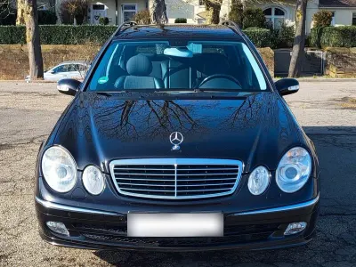 Gebraucht Mercedes E220 Avantgarde 150 PS (110 kW) 2004 Schwarz Kombi