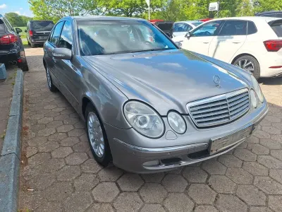 Gebraucht Mercedes E270 Elegance 177 PS (130 kW) 2005 Gold Limousine