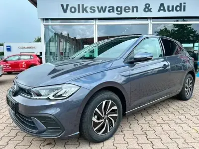 Neu VW Polo Life 95 PS (69 kW) 2025 Grau Kleinwagen