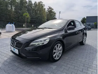 Gebraucht Volvo V40 Inscription 120 PS (88 kW) 2016 Schwarz Kombi