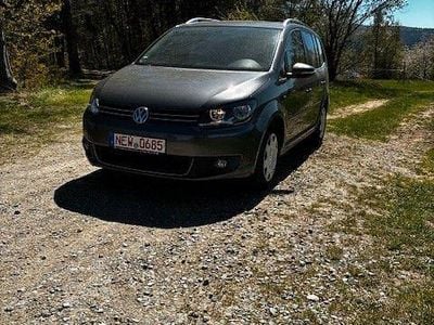 Usata VW Touran Cup 105 CV (77 kW) 2014 Grigio Monovolume