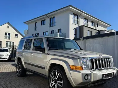 Begagnad Jeep Commander 231 HK (169 kW) 2011 Grå SUV