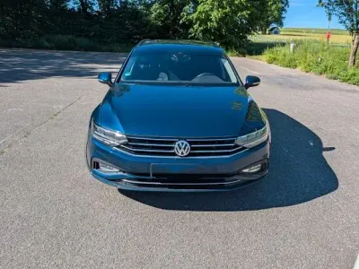 Gebraucht VW Passat Business 150 PS (110 kW) 2020 Blau Kombi