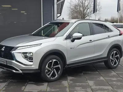Gebraucht Mitsubishi Eclipse Cross Plus 98 PS (72 kW) 2022 Silber SUV