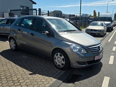 Mercedes B200