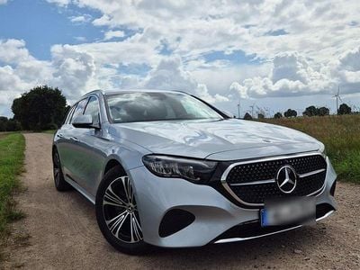 Silber Gebraucht 2023 Mercedes E220 Kombi | 41.900 € (Superpreis)