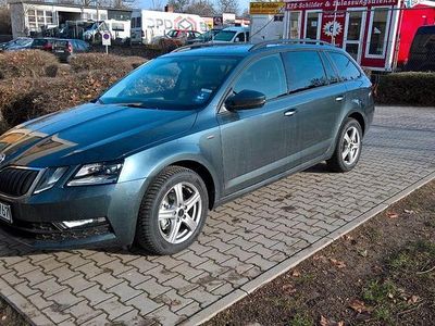 Grau Gebraucht 2018 Skoda Octavia Clever Kombi | 12.600 € (Guter Preis)