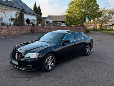 Second-hand Chrysler 300C 190 CP (139 kW) 2013 Negru Berlinǎ