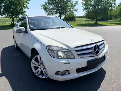 Gebraucht Mercedes C220 Avantgarde 170 PS (125 kW) 2010 Weiß Kombi