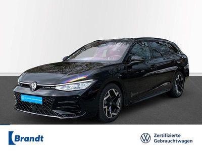 Second-hand VW Passat R-line 193 CP (141 kW) 2025 Negru Break