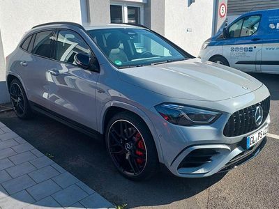 Grau Gebraucht 2025 Mercedes GLA45 AMG AMG SUV | 87.500 €