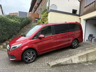 Gebraucht Mercedes V220 Edition 237 PS (174 kW) 2021 Rot Van / Kleinbus