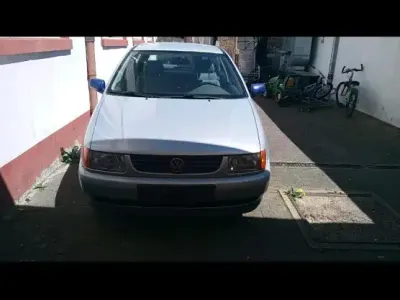 Gebraucht VW Polo 65 PS (47 kW) 1999 Silber Kleinwagen