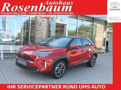 Gebraucht Toyota Yaris Elegant 116 PS (85 kW) 2022 Karminarot metallic Kleinwagen