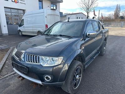 Grau Gebraucht 2012 Mitsubishi L200 Intense Abholung | 12.999 € (Fairer Preis)