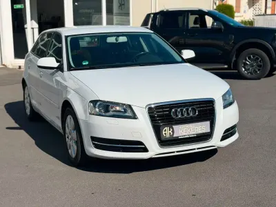 Gebraucht Audi A3 Attraction 105 PS (77 kW) 2013 Weiß Limousine