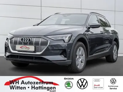 Gebraucht Audi e-tron Ambiente 300 kW (408 PS) 2023 Manhattangrau metallic SUV