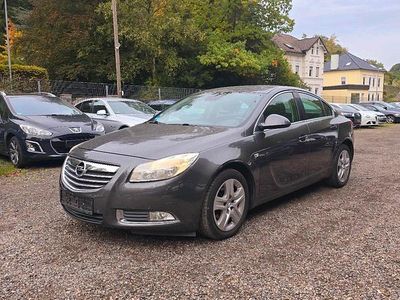 Gebraucht Opel Insignia Edition 131 PS (96 kW) 2010 Grau Limousine