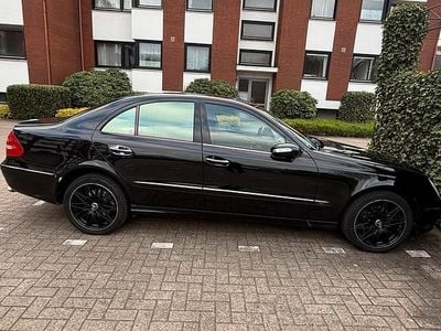 Usata Mercedes E350 280 CV (205 kW) 2006 Nero Berlina